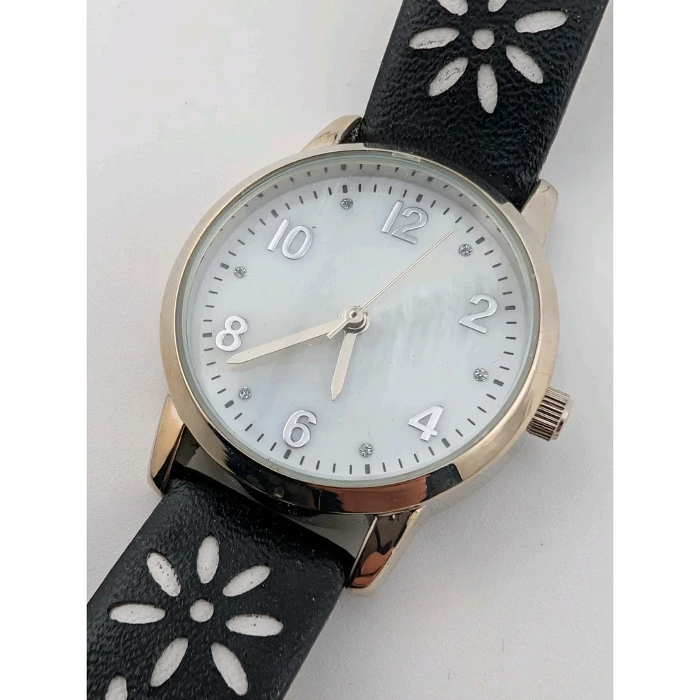 Time & Tru Watch Women MOP‎ Dial Crystal Accent Black/White Floral Band- Working